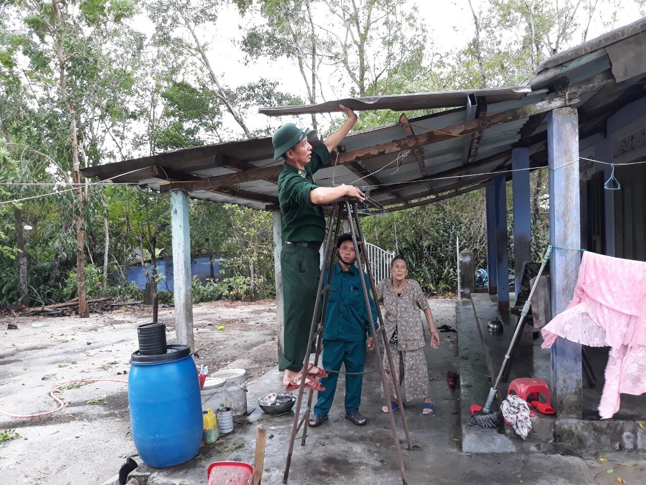 Dồn lực giúp dân ổn định cuộc sống